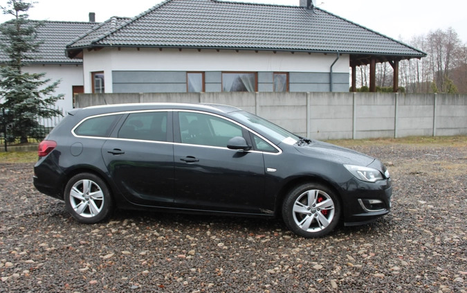 Opel Astra cena 28800 przebieg: 175000, rok produkcji 2013 z Tarnogród małe 562